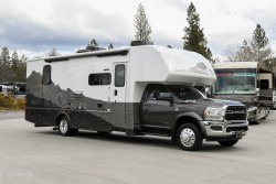 2023 Dynamax Isata 5 4x4 30FW with Xplorer Package